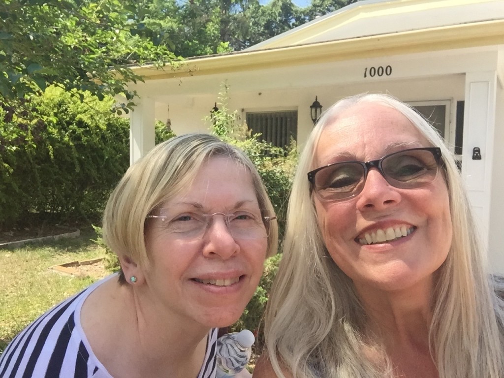 Girlfriends Kim and Kris, Florida